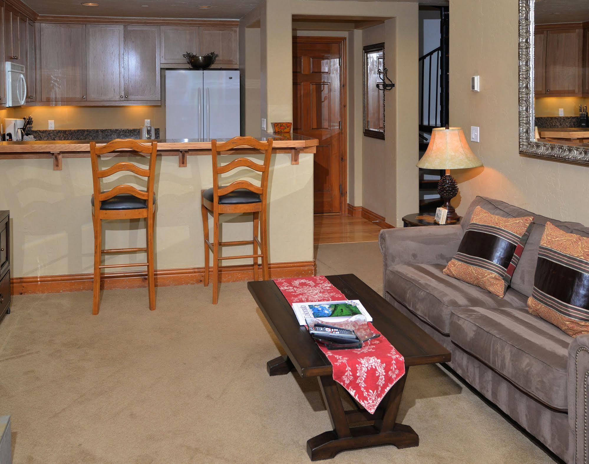 Lodge At Brookside Avon Village Экстерьер фото