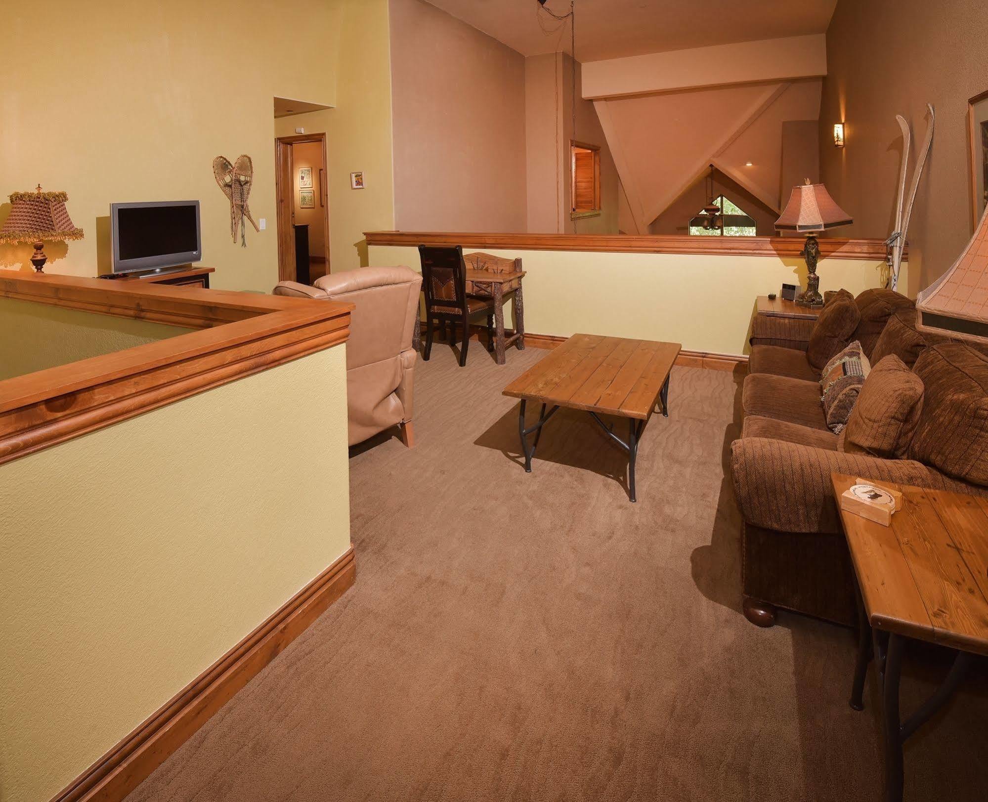 Lodge At Brookside Avon Village Экстерьер фото